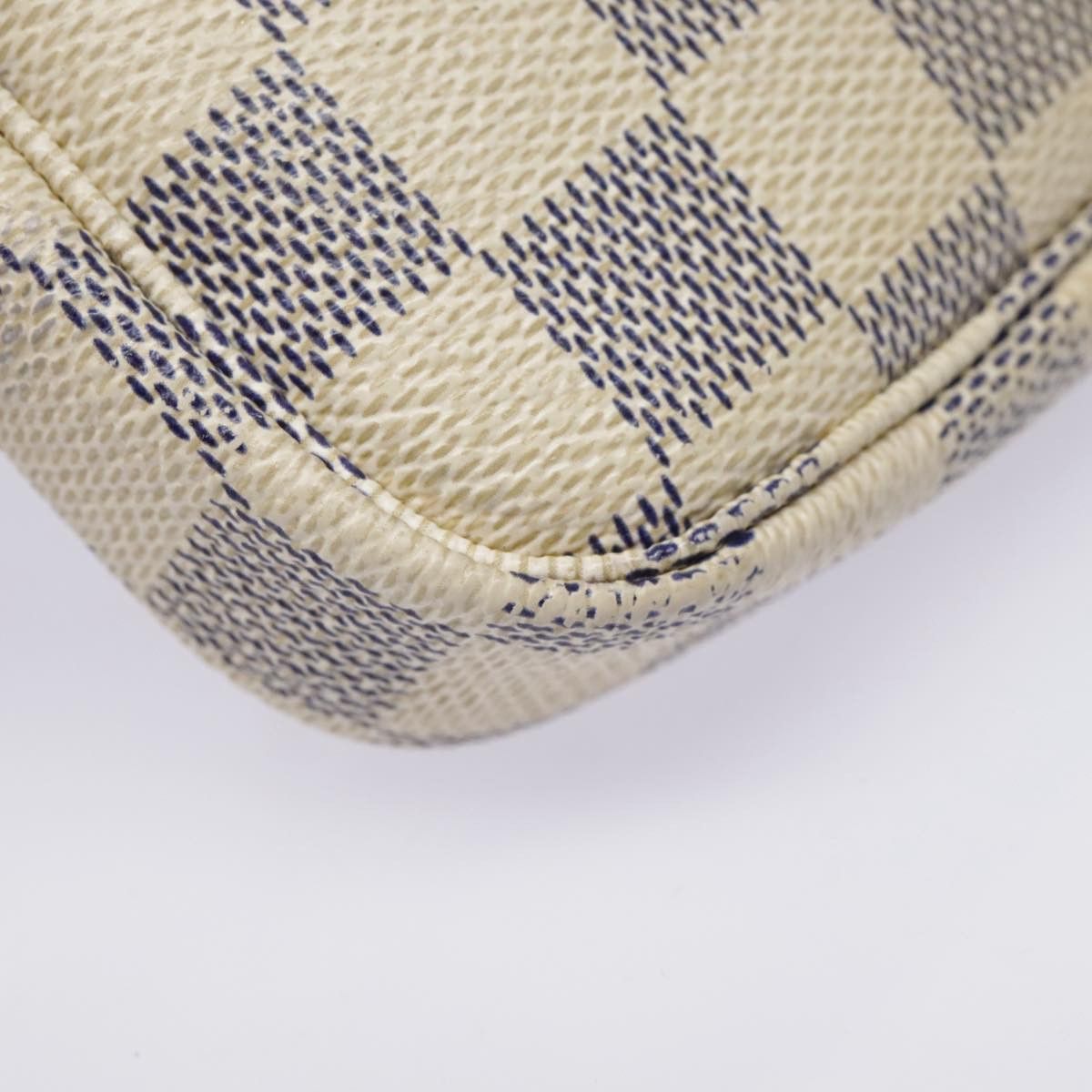 Louis Vuitton Pochette Accessoire White Canvas Clutch Bag (Pre-Owned) Size ONE SIZE - 8 Thumbnail