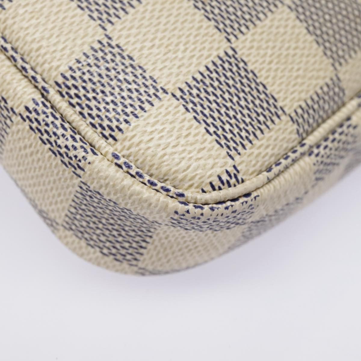 Louis Vuitton Pochette Accessoire White Canvas Clutch Bag (Pre-Owned) Size ONE SIZE - 6 Thumbnail