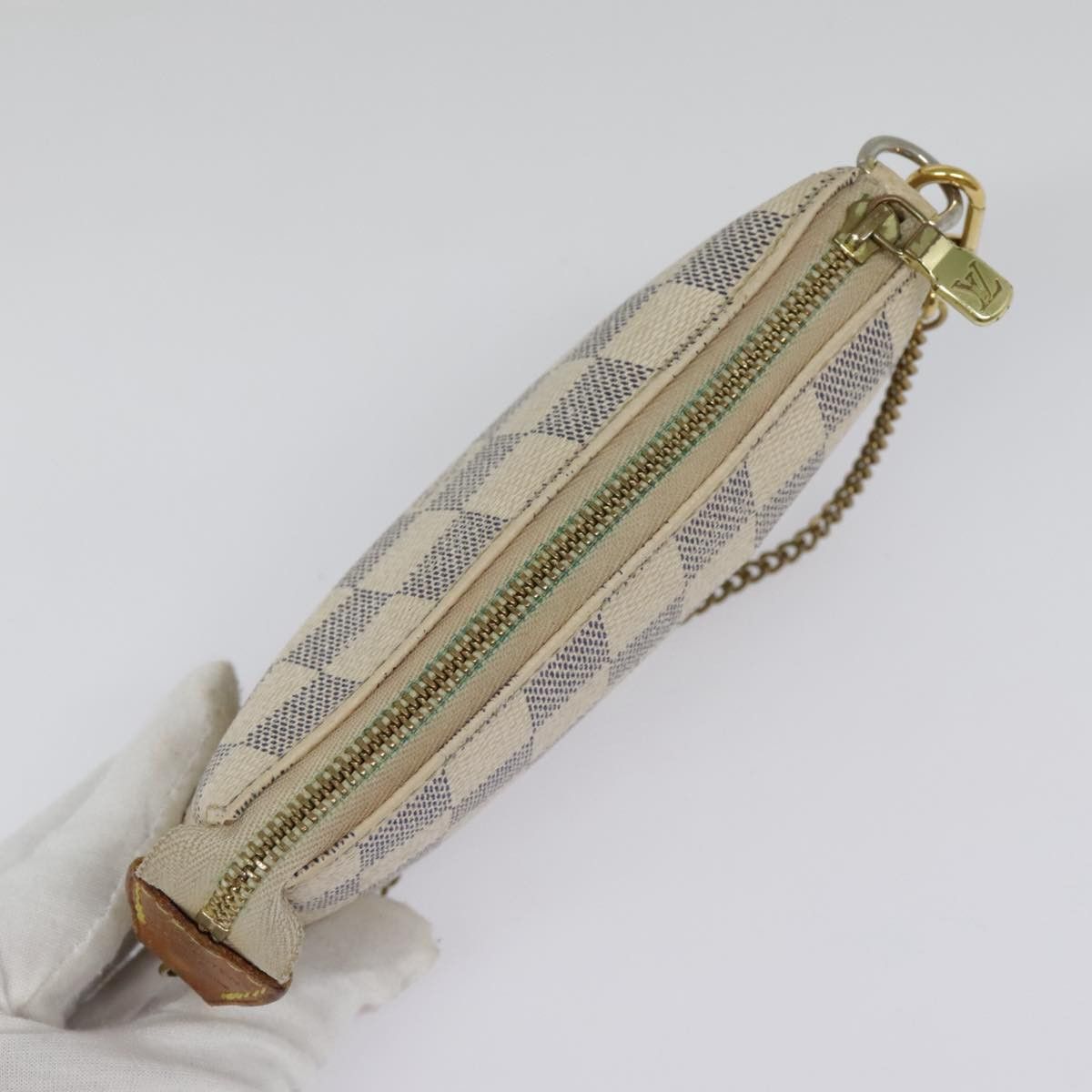 Louis Vuitton Pochette Accessoire White Canvas Clutch Bag (Pre-Owned) Size ONE SIZE - 10 Thumbnail
