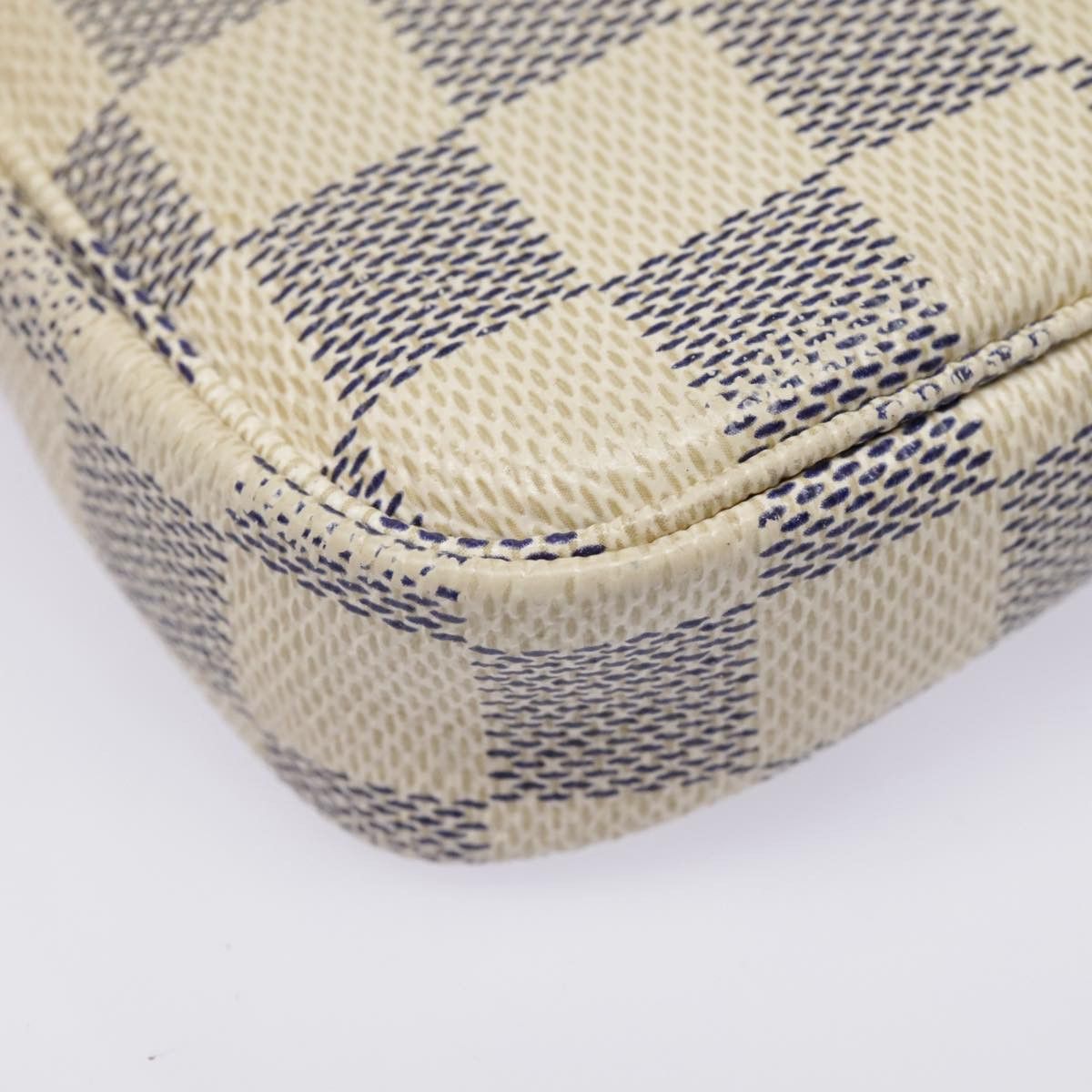 Louis Vuitton Pochette Accessoire White Canvas Clutch Bag (Pre-Owned) Size ONE SIZE - 9 Thumbnail