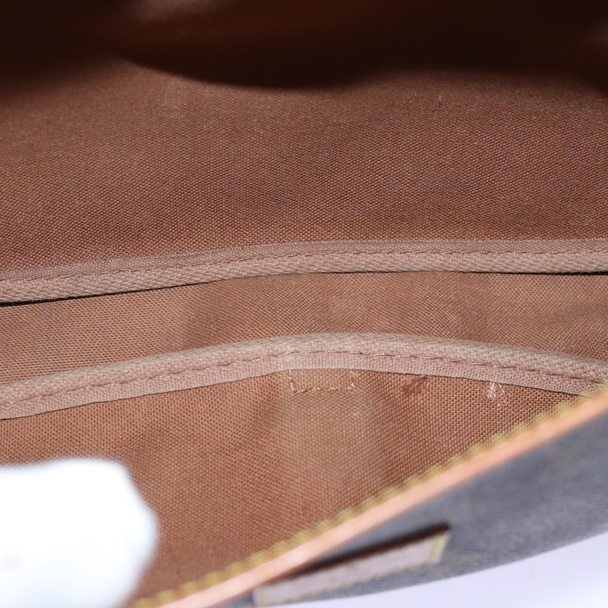 Louis Vuitton Saumur Brown Canvas Shoulder Bag (Pre-Owned) Size ONE SIZE - 18 Thumbnail