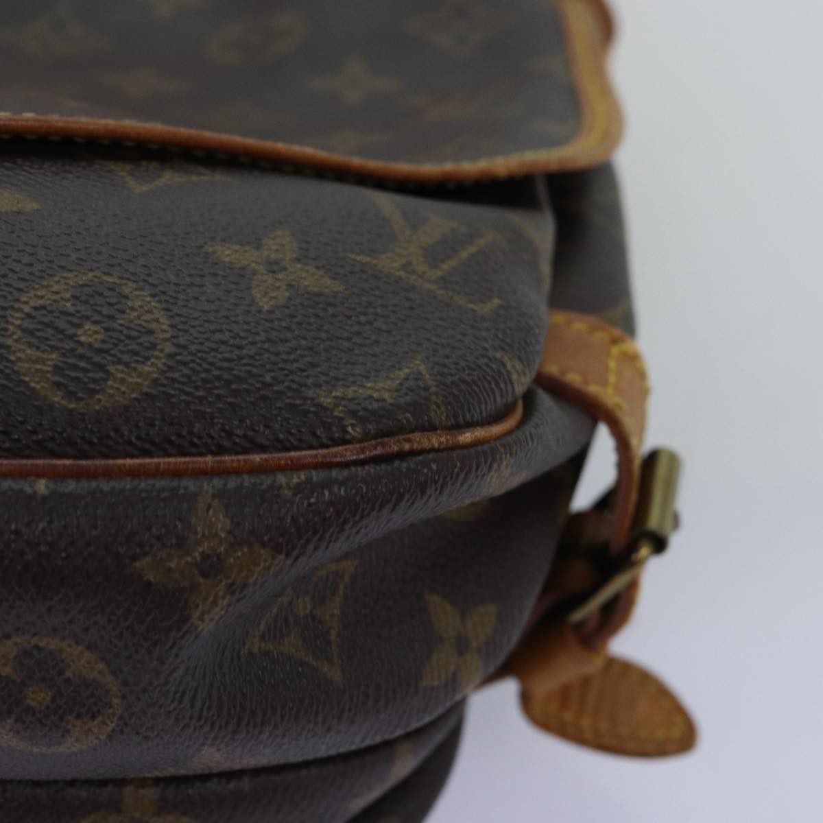 Louis Vuitton Saumur Brown Canvas Shoulder Bag (Pre-Owned) Size ONE SIZE - 14 Thumbnail