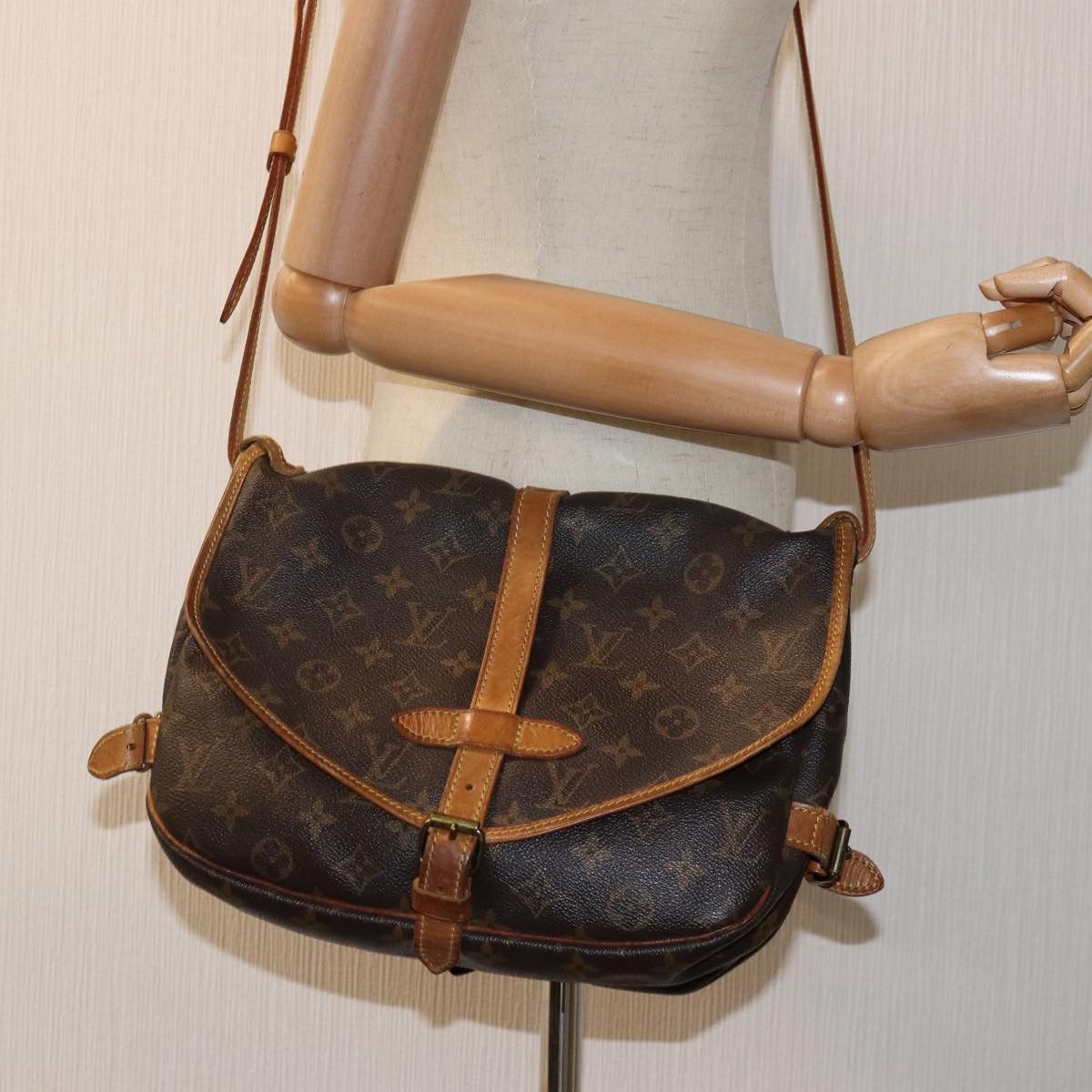 Louis Vuitton Saumur Brown Canvas Shoulder Bag (Pre-Owned) Size ONE SIZE - 7 Thumbnail