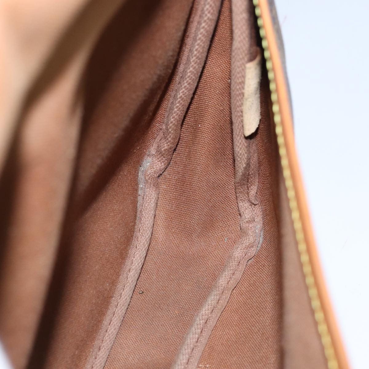 Louis Vuitton Saumur Brown Canvas Shoulder Bag (Pre-Owned) Size ONE SIZE - 5 Thumbnail
