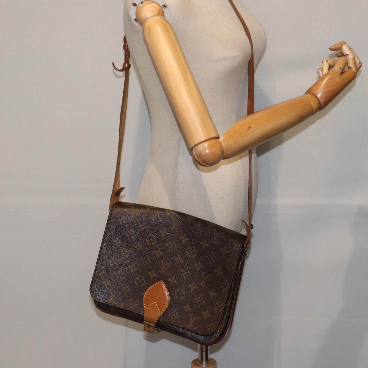 Louis Vuitton Cartouchière 26 Brown Canvas Shoulder Bag (Pre-Owned) Size ONE SIZE - 11 Thumbnail