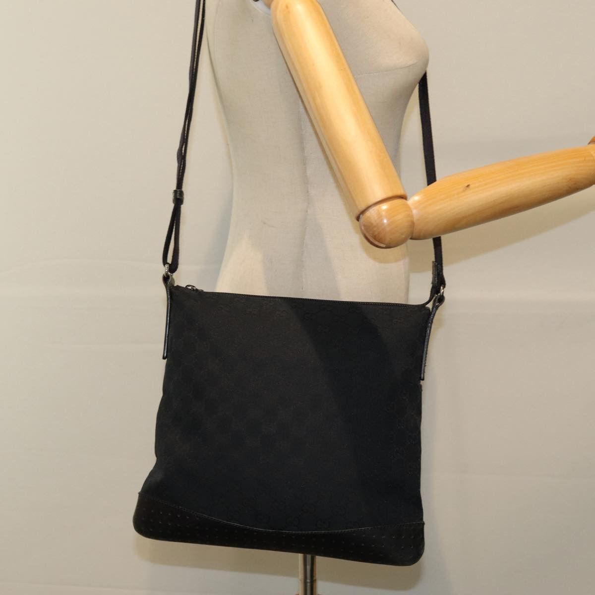 Gucci Gg Canvas Black Canvas Shoulder Bag (Pre-Owned) Size ONE SIZE - 7 Thumbnail