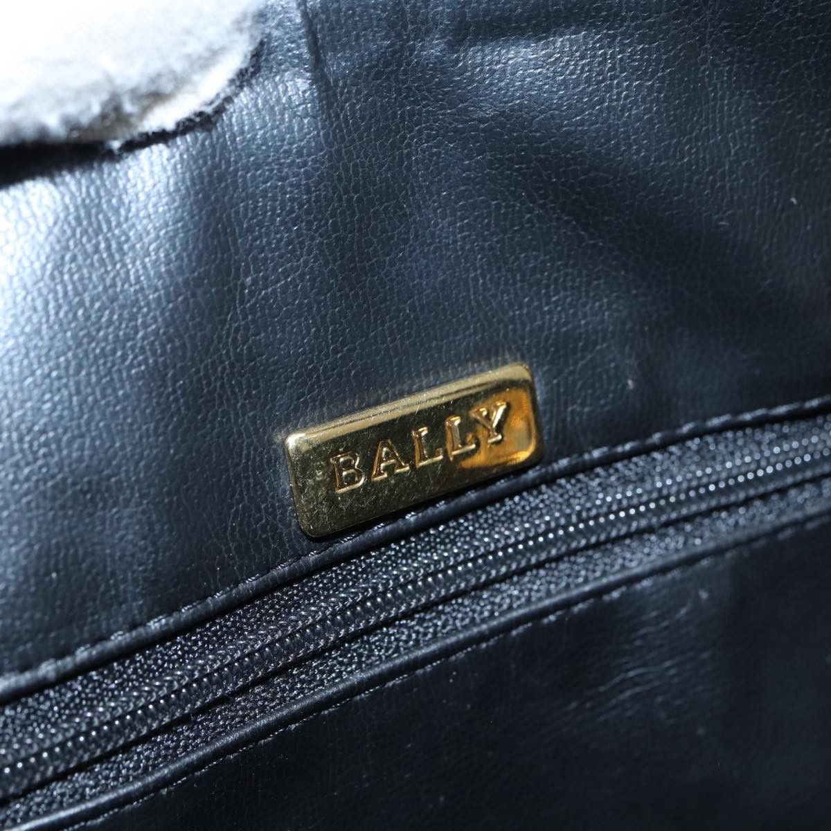 Bally Black Leather Shoulder Bag (Pre-Owned) Size ONE SIZE - 7 Thumbnail