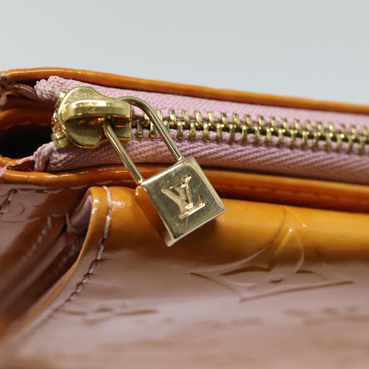 Louis Vuitton Mott Yellow Patent Leather Shoulder Bag (Pre-Owned) Size ONE SIZE - 7 Thumbnail