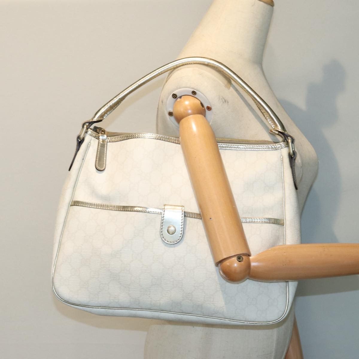 Gucci Supreme Gg White Leather Shoulder Bag (Pre-Owned) Size ONE SIZE - 7 Thumbnail