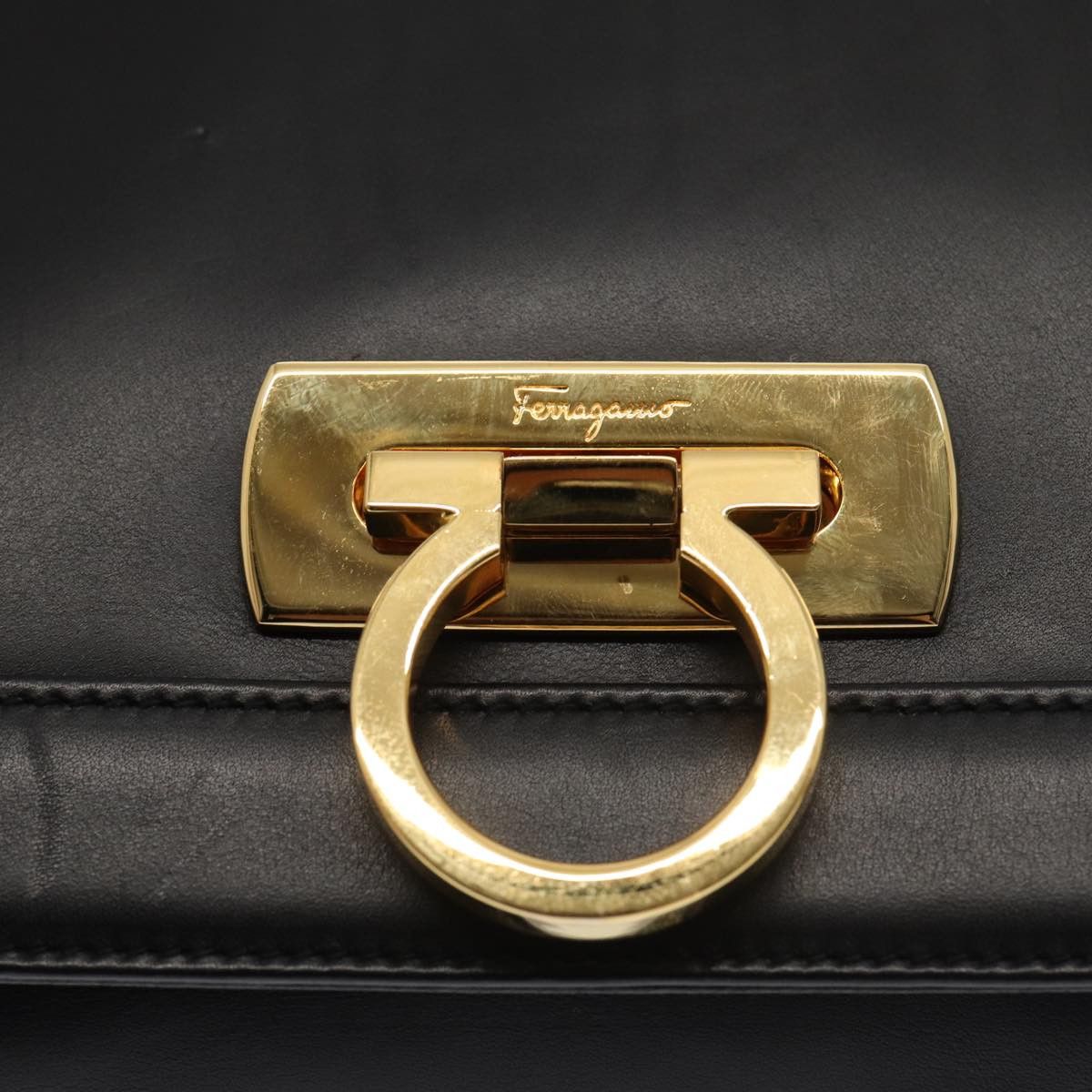 Salvatore Ferragamo Gancini Black Leather Shoulder Bag (Pre-Owned) Size ONE SIZE - 18 Thumbnail