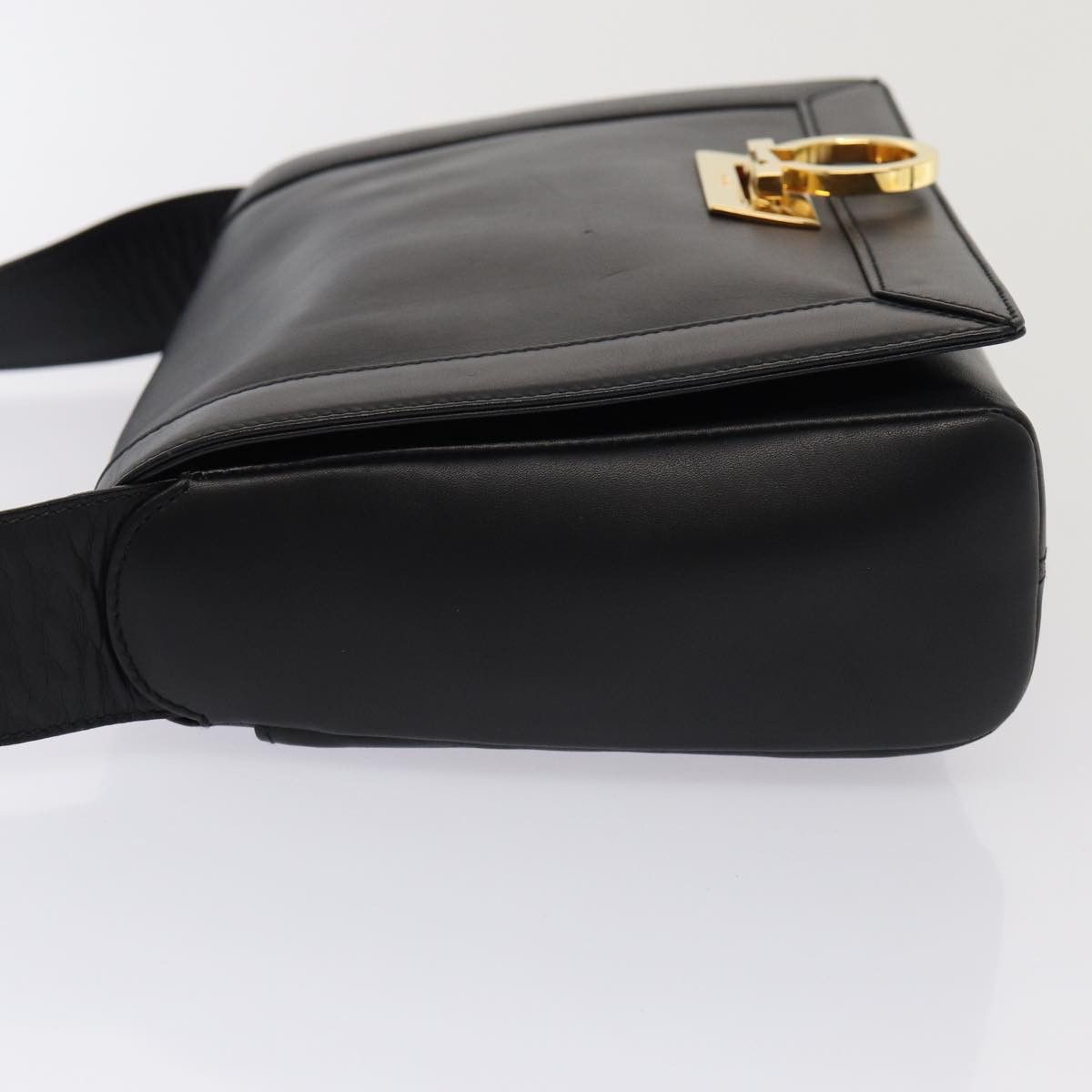 Salvatore Ferragamo Gancini Black Leather Shoulder Bag (Pre-Owned) Size ONE SIZE - 12 Thumbnail
