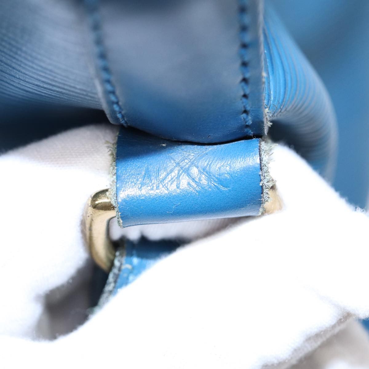 Louis Vuitton Noe Blue Leather Shoulder Bag (Pre-Owned) Size ONE SIZE - 8 Thumbnail