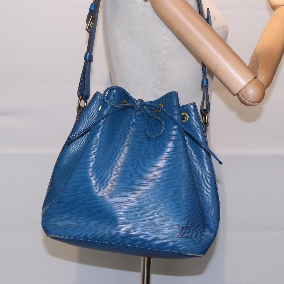 Louis Vuitton Noe Blue Leather Shoulder Bag (Pre-Owned) Size ONE SIZE - 11 Thumbnail