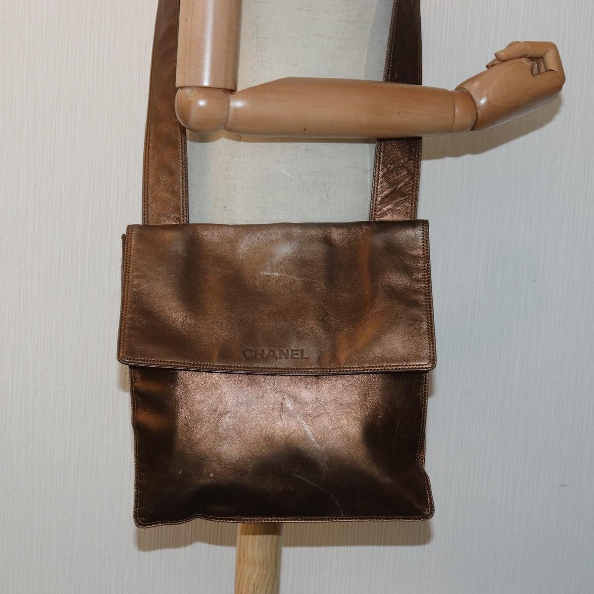 Chanel League Gold Leather Shoulder Bag (Pre-Owned) Size ONE SIZE - 7 Thumbnail