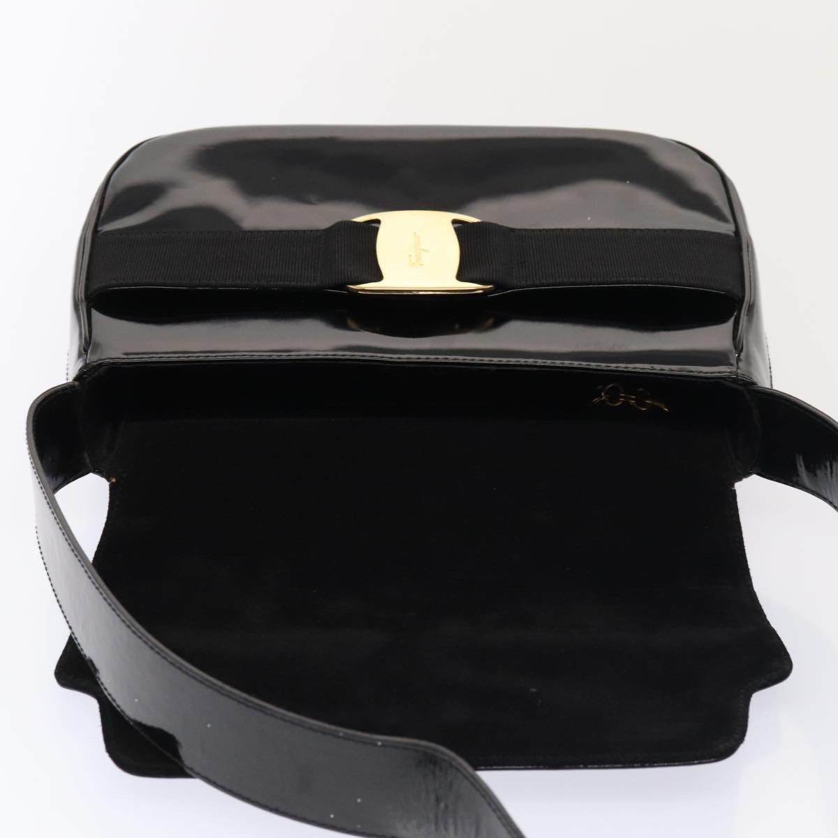 Salvatore Ferragamo Vara Black Patent Leather Shoulder Bag (Pre-Owned) Size ONE SIZE - 19 Thumbnail