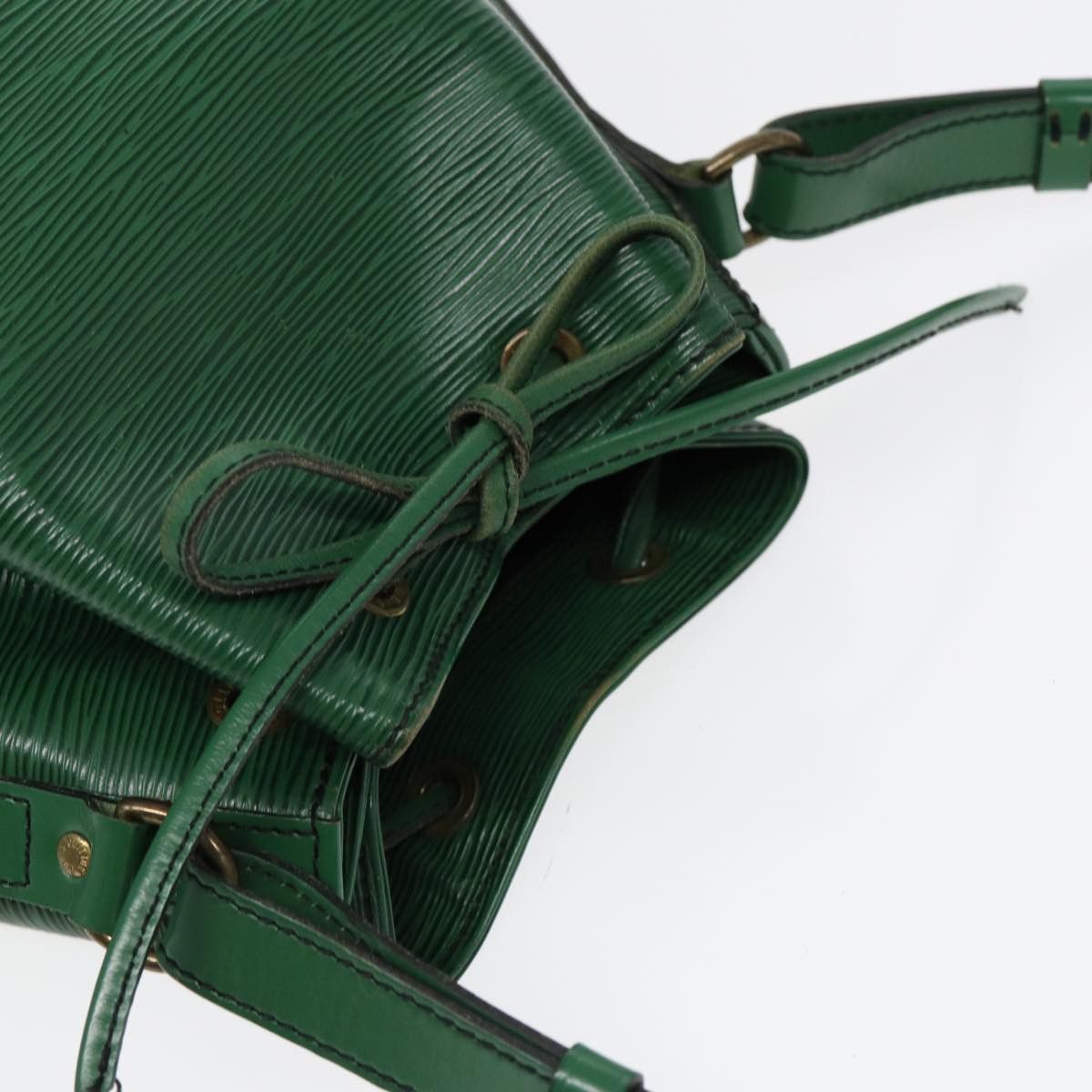 Louis Vuitton Noé Green Leather Shoulder Bag (Pre-Owned) Size ONE SIZE - 4 Thumbnail