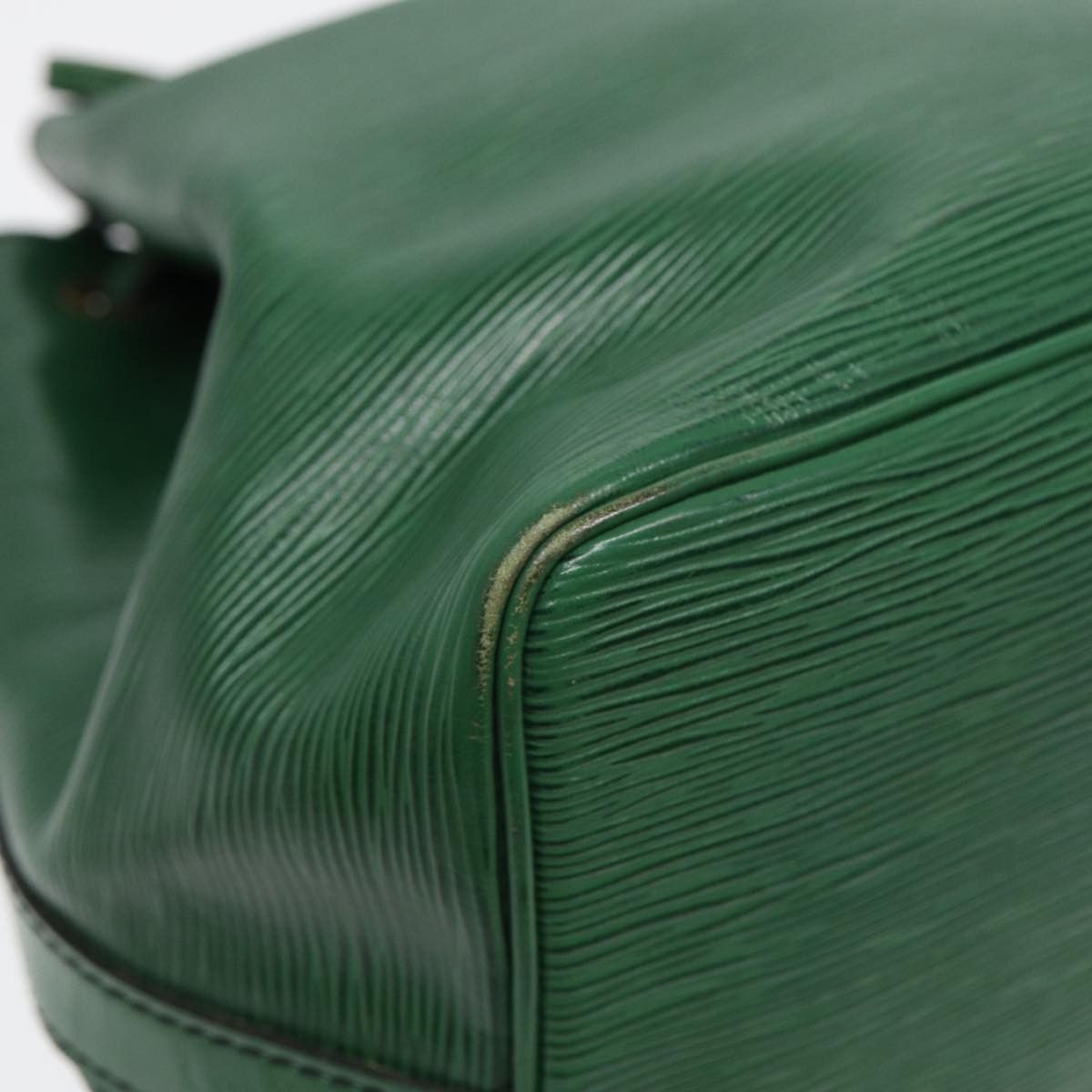 Louis Vuitton Noé Green Leather Shoulder Bag (Pre-Owned) Size ONE SIZE - 9 Thumbnail