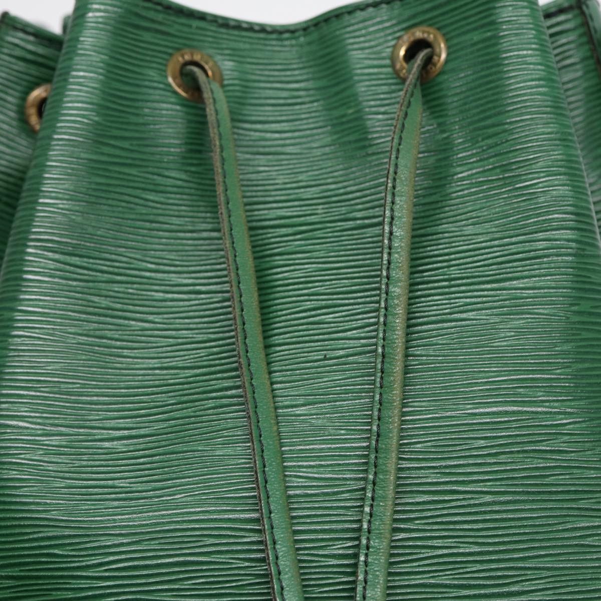 Louis Vuitton Noé Green Leather Shoulder Bag (Pre-Owned) Size ONE SIZE - 17 Thumbnail