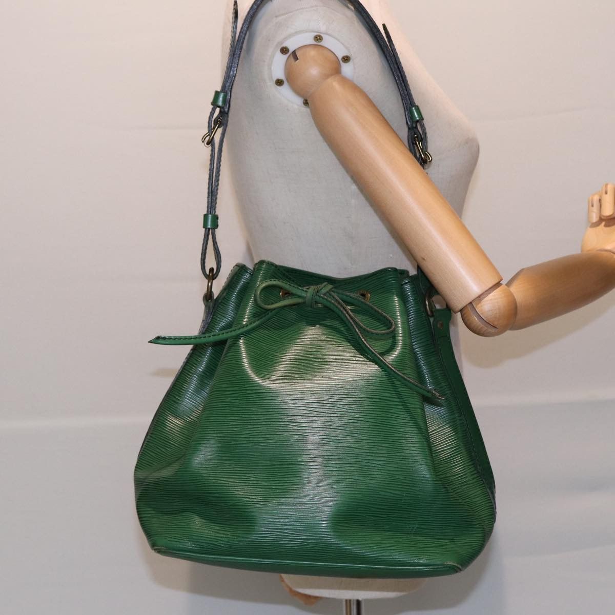 Louis Vuitton Noé Green Leather Shoulder Bag (Pre-Owned) Size ONE SIZE - 6 Thumbnail