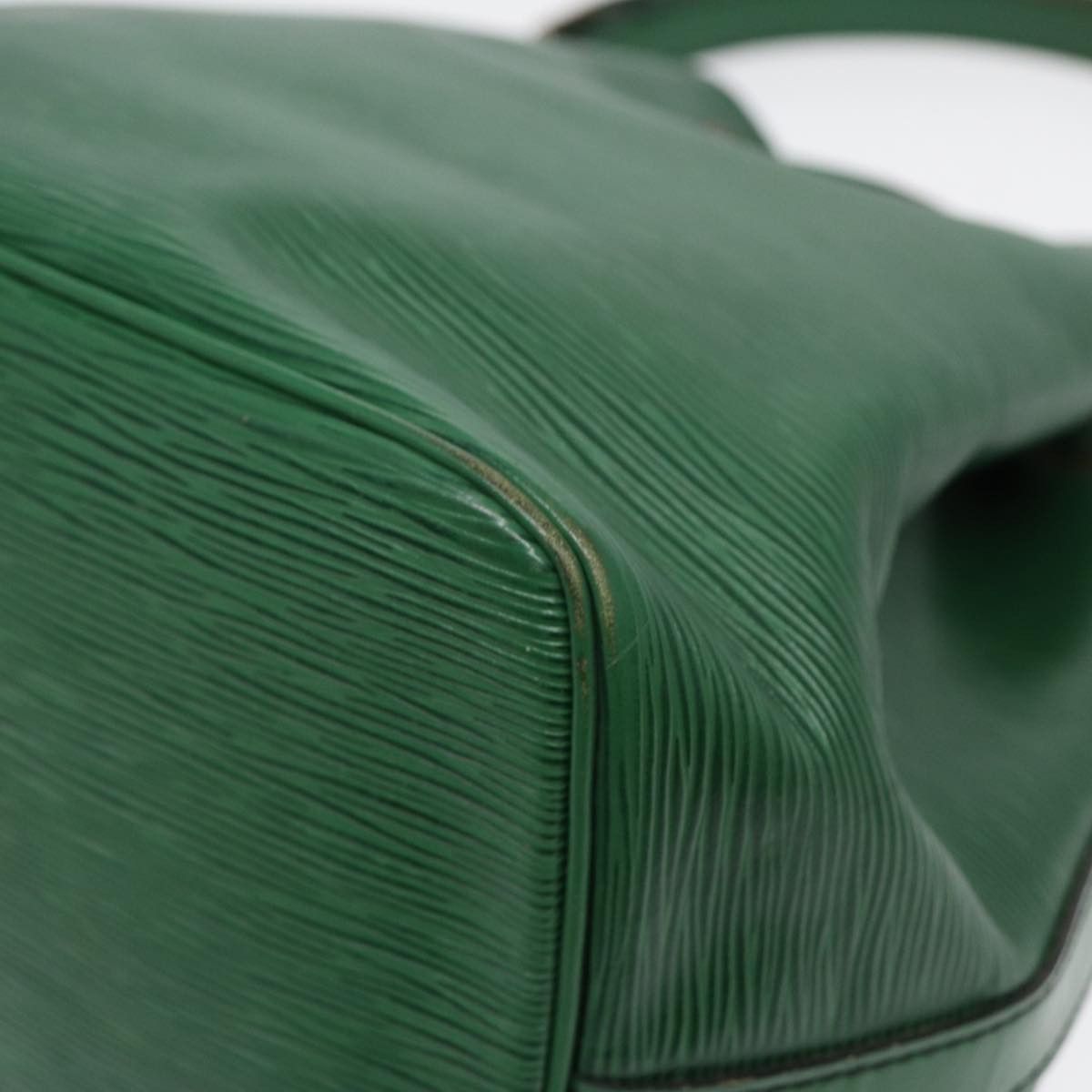Louis Vuitton Noé Green Leather Shoulder Bag (Pre-Owned) Size ONE SIZE - 12 Thumbnail
