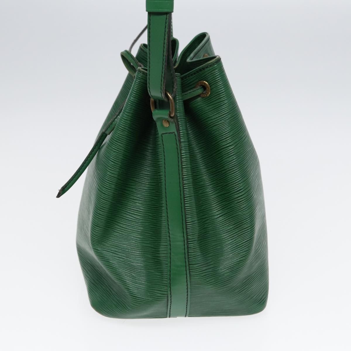 Louis Vuitton Noé Green Leather Shoulder Bag (Pre-Owned) Size ONE SIZE - 7 Thumbnail