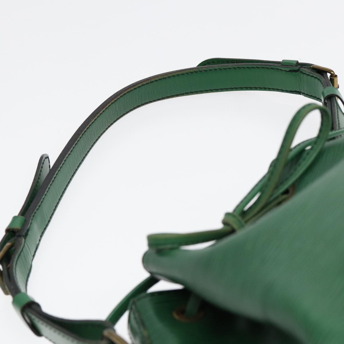 Louis Vuitton Noé Green Leather Shoulder Bag (Pre-Owned) Size ONE SIZE - 10 Thumbnail