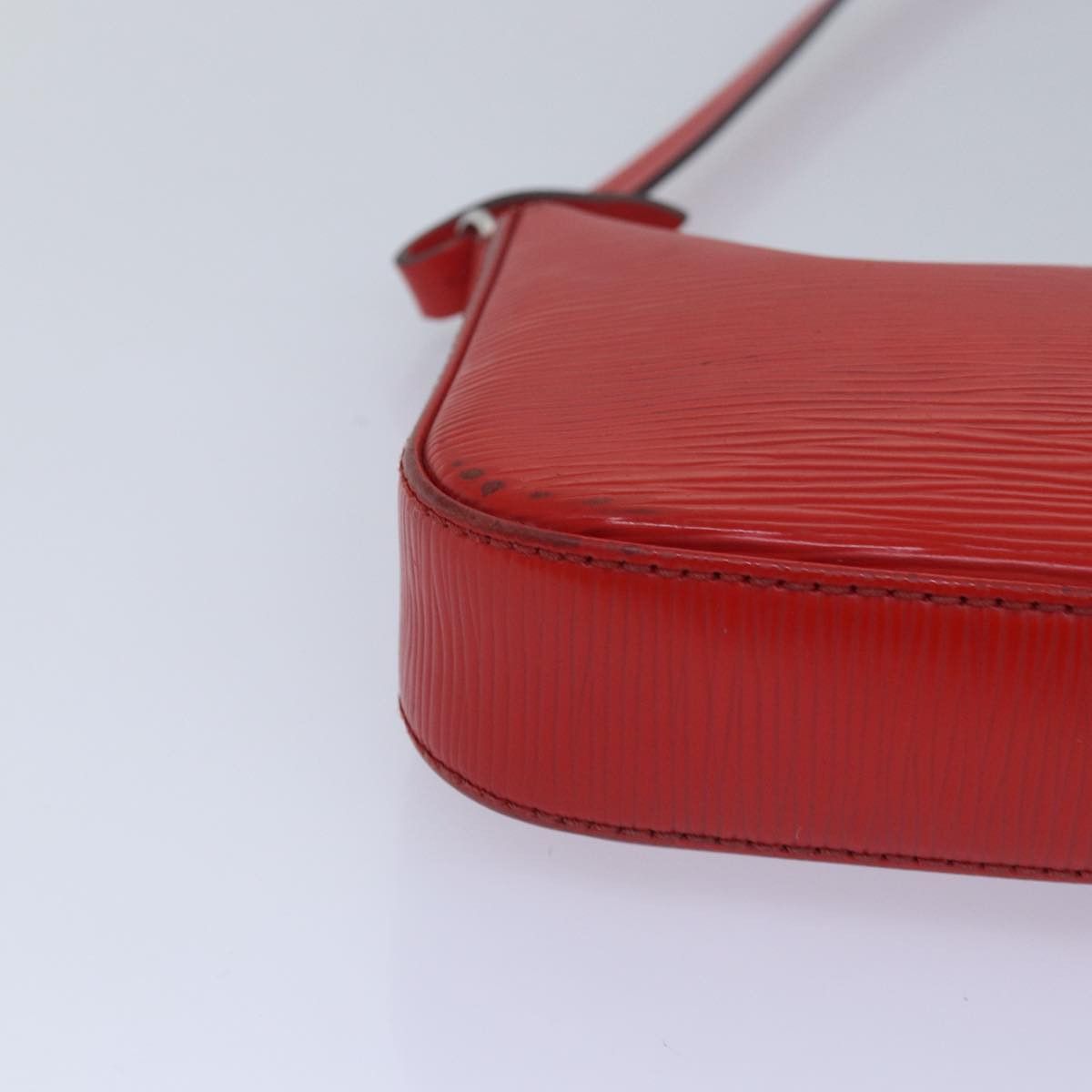 Louis Vuitton Pochette Accessoires Red Leather Clutch Bag (Pre-Owned) Size ONE SIZE - 14 Thumbnail
