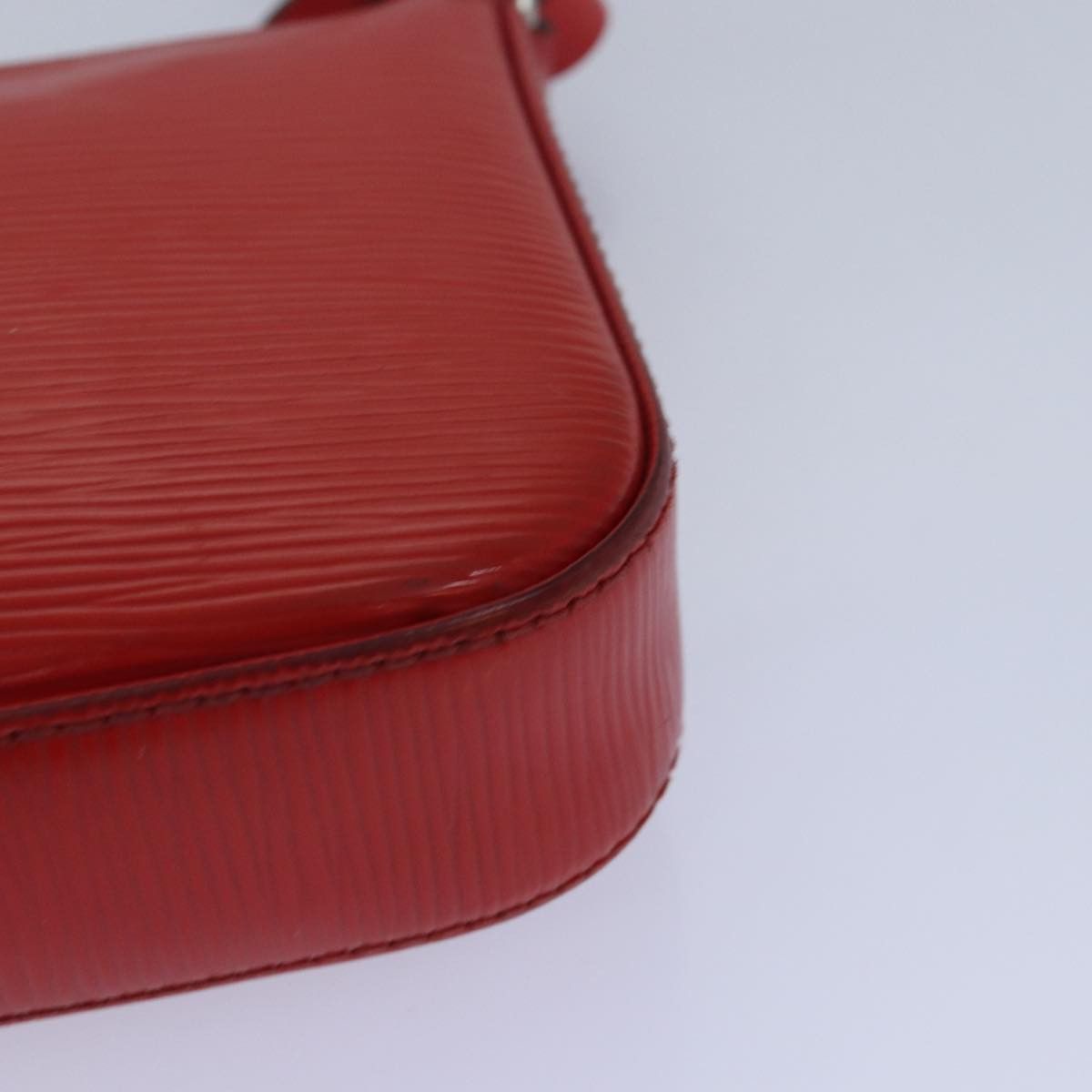 Louis Vuitton Pochette Accessoires Red Leather Clutch Bag (Pre-Owned) Size ONE SIZE - 17 Thumbnail