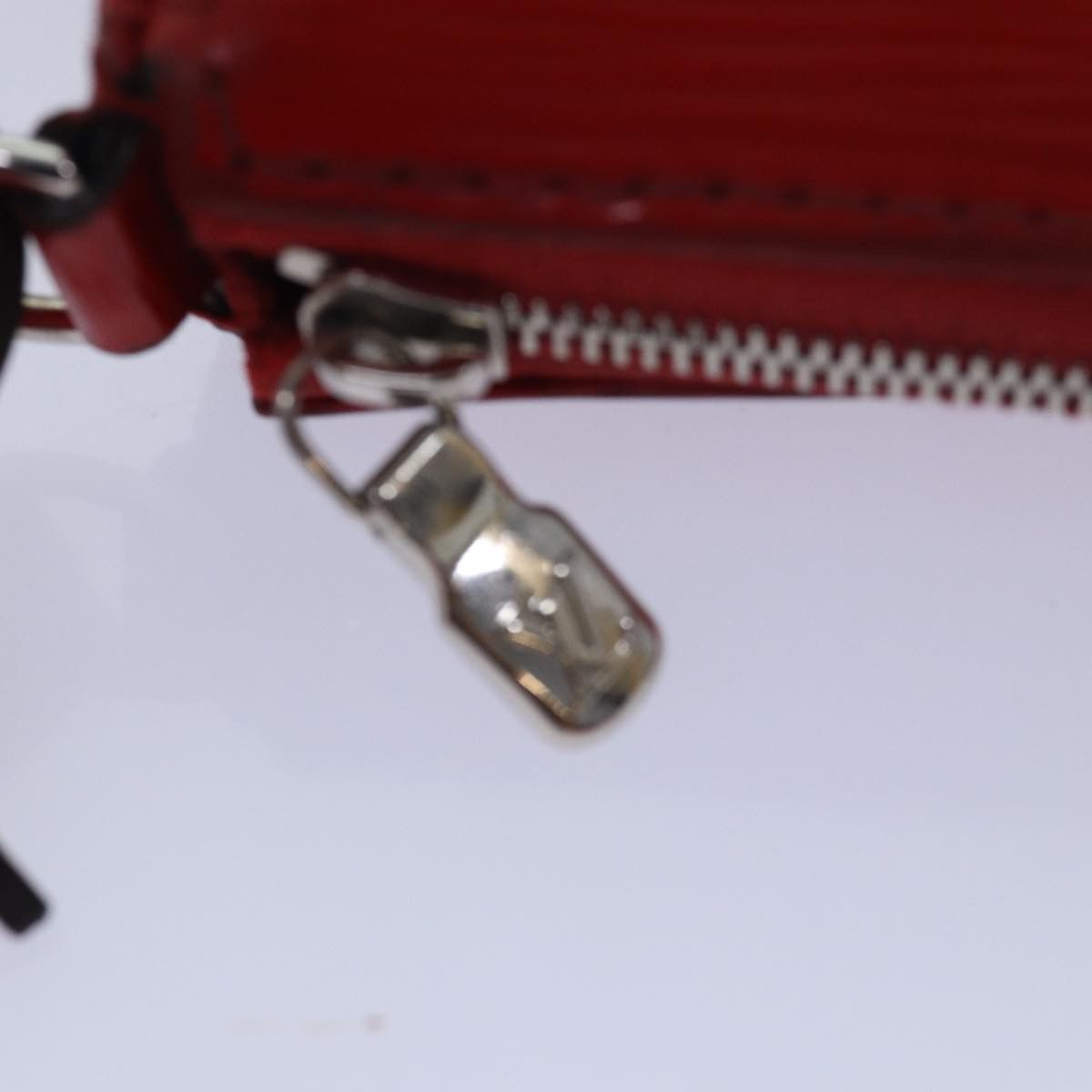 Louis Vuitton Pochette Accessoires Red Leather Clutch Bag (Pre-Owned) Size ONE SIZE - 18 Thumbnail