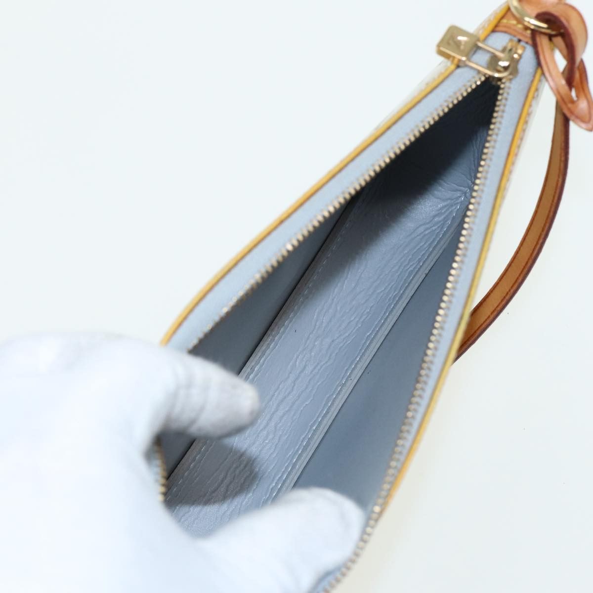 Louis Vuitton Lexington Yellow Patent Leather Clutch Bag (Pre-Owned) Size ONE SIZE - 5 Thumbnail