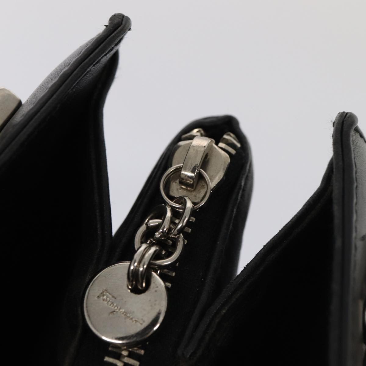 Salvatore Ferragamo Gancini Black Leather Shoulder Bag (Pre-Owned) Size ONE SIZE - 6 Thumbnail