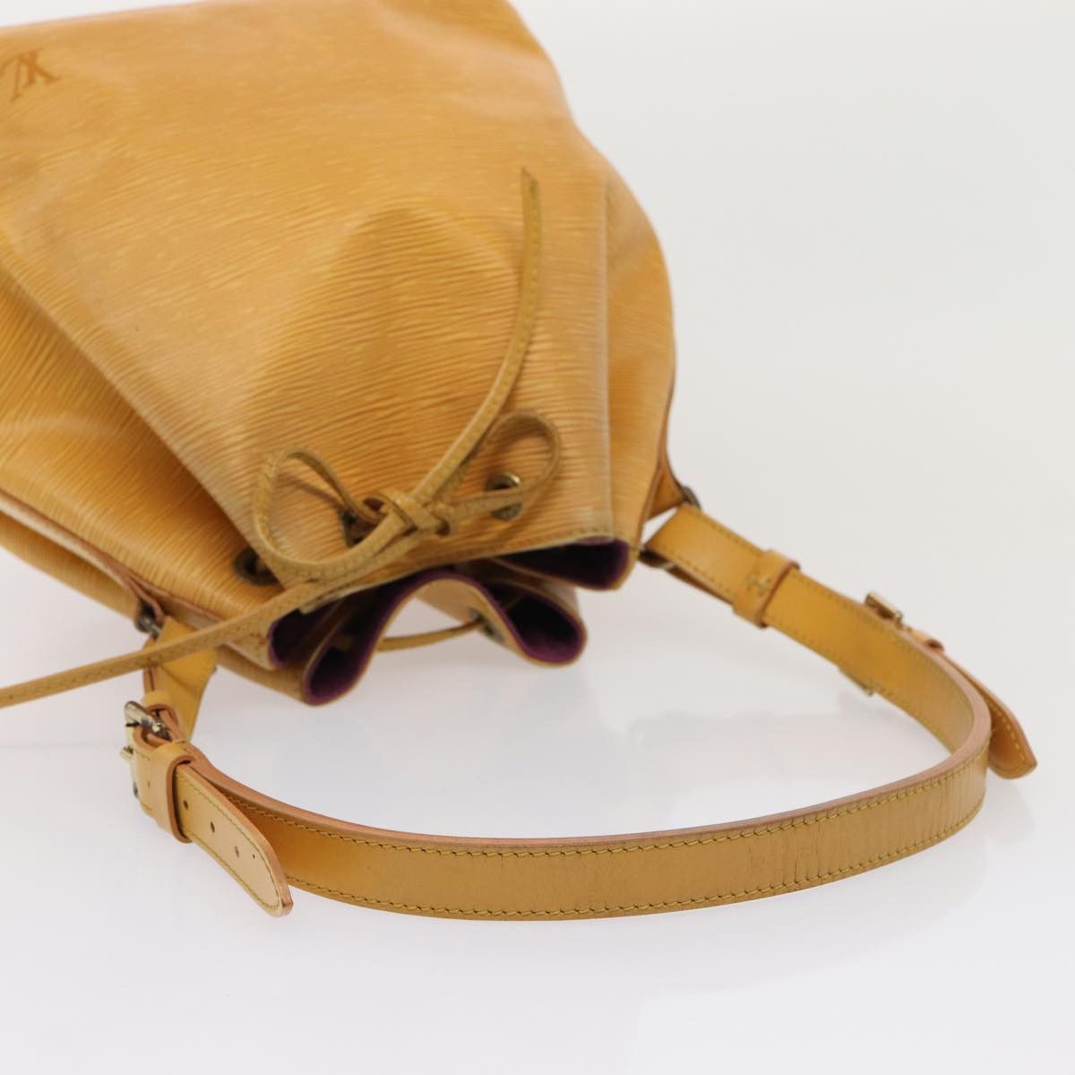 Louis Vuitton Noé Yellow Leather Shoulder Bag (Pre-Owned) Size ONE SIZE - 5 Thumbnail