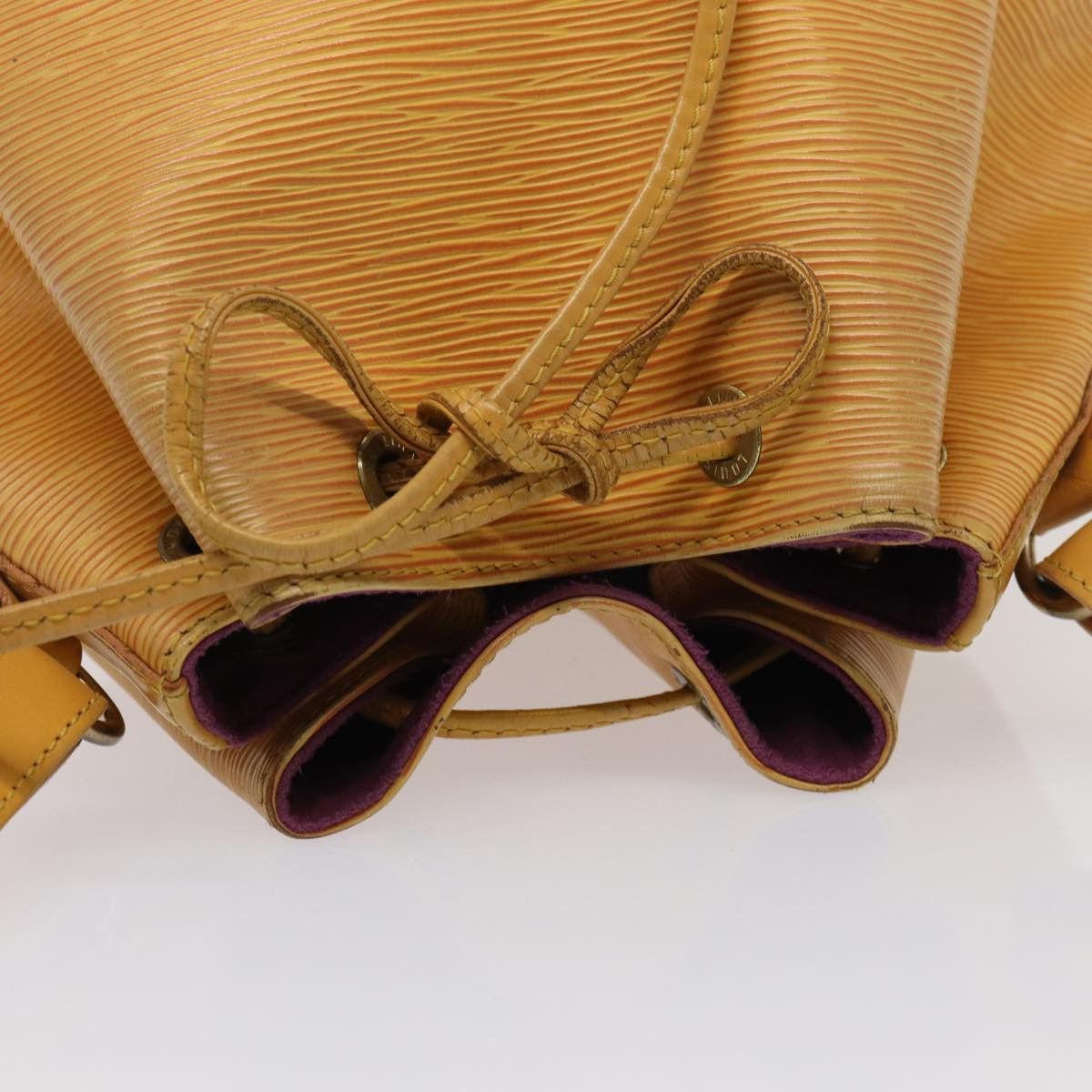 Louis Vuitton Noé Yellow Leather Shoulder Bag (Pre-Owned) Size ONE SIZE - 16 Thumbnail