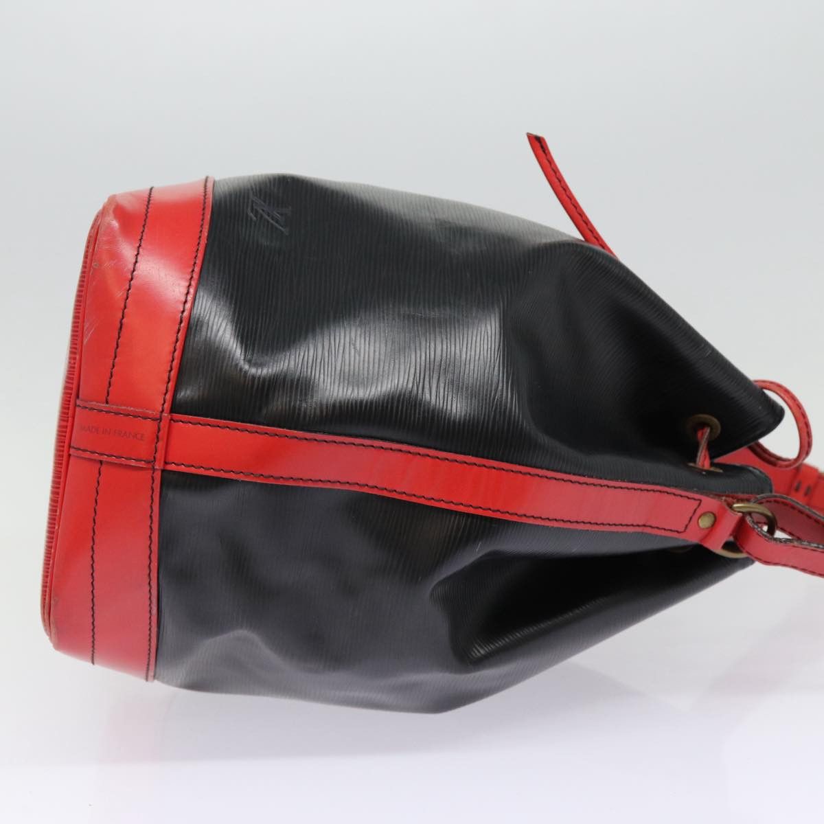 Louis Vuitton Noe Black Leather Shoulder Bag (Pre-Owned) Size ONE SIZE - 9 Thumbnail