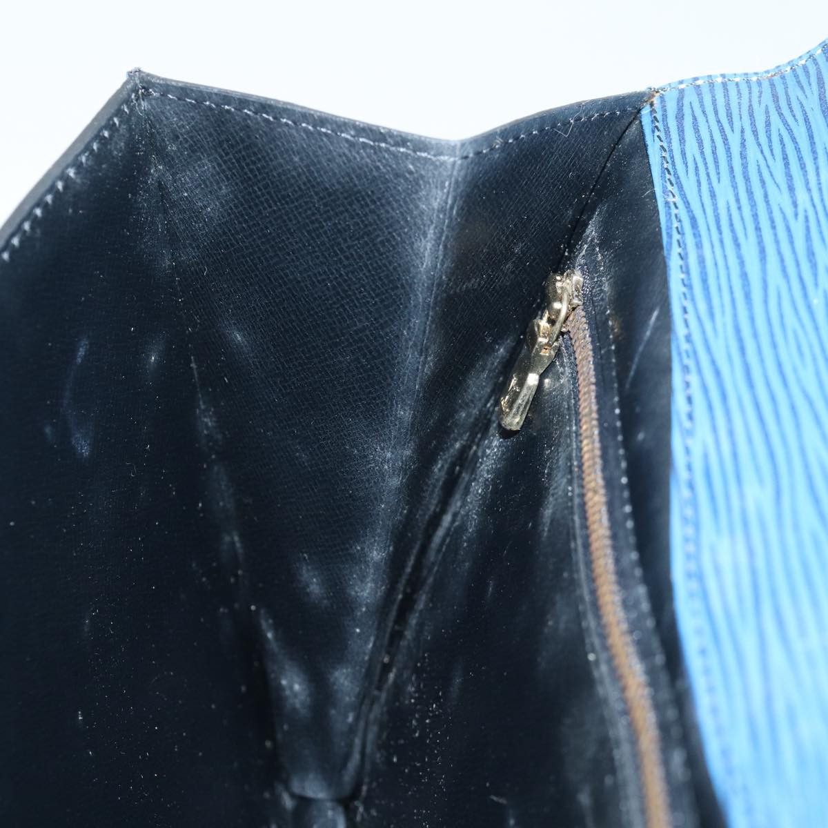 Louis Vuitton Montaigne Blue Leather Clutch Bag (Pre-Owned) Size ONE SIZE - 18 Thumbnail
