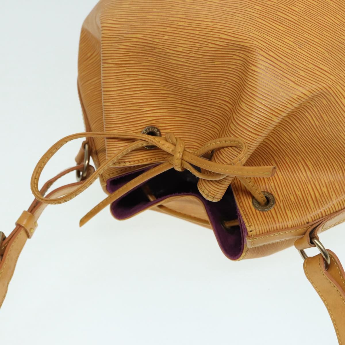 Louis Vuitton Noe Yellow Leather Shoulder Bag (Pre-Owned) Size ONE SIZE - 7 Thumbnail