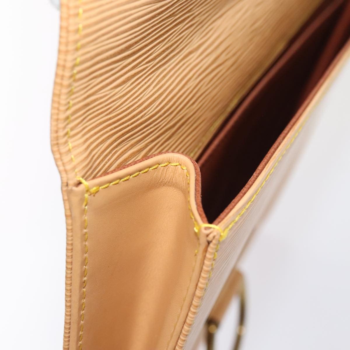 Louis Vuitton Jena Beige Leather Clutch Bag (Pre-Owned) Size ONE SIZE - 16 Thumbnail