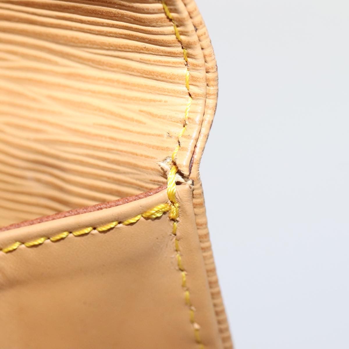 Louis Vuitton Jena Beige Leather Clutch Bag (Pre-Owned) Size ONE SIZE - 20 Thumbnail