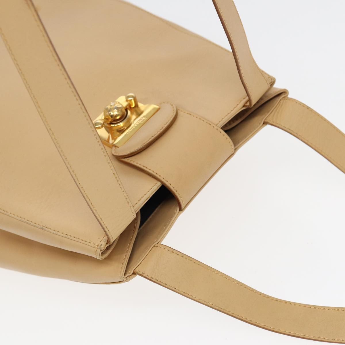 Salvatore Ferragamo Beige Leather Shoulder Bag (Pre-Owned) Size ONE SIZE - 4 Thumbnail