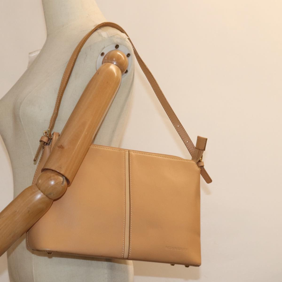 Burberry Nova Check Beige Leather Shoulder Bag (Pre-Owned) Size ONE SIZE - 7 Thumbnail