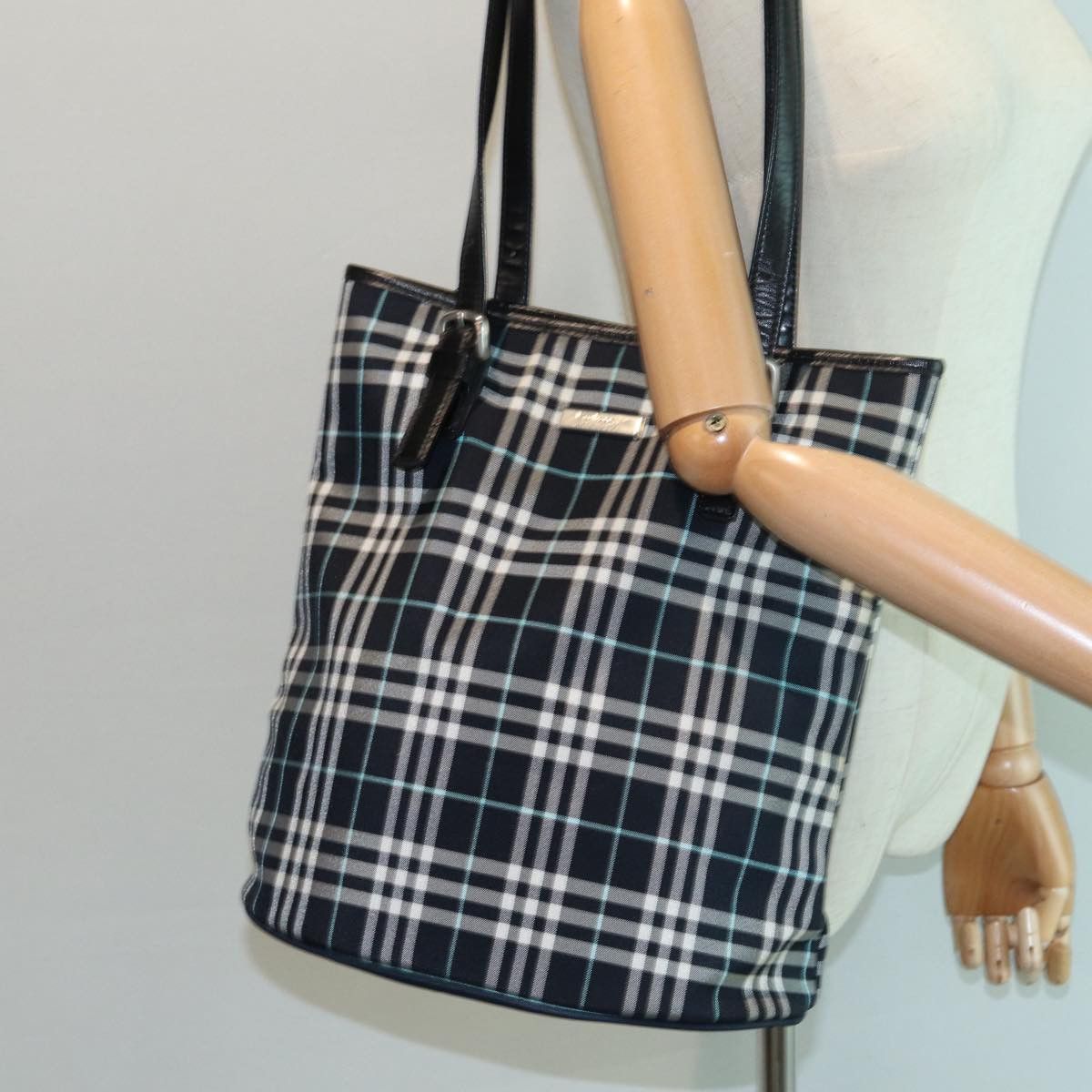 Burberry Nova Check Navy Cloth Shoulder Bag (Pre-Owned) Size ONE SIZE - 11 Thumbnail