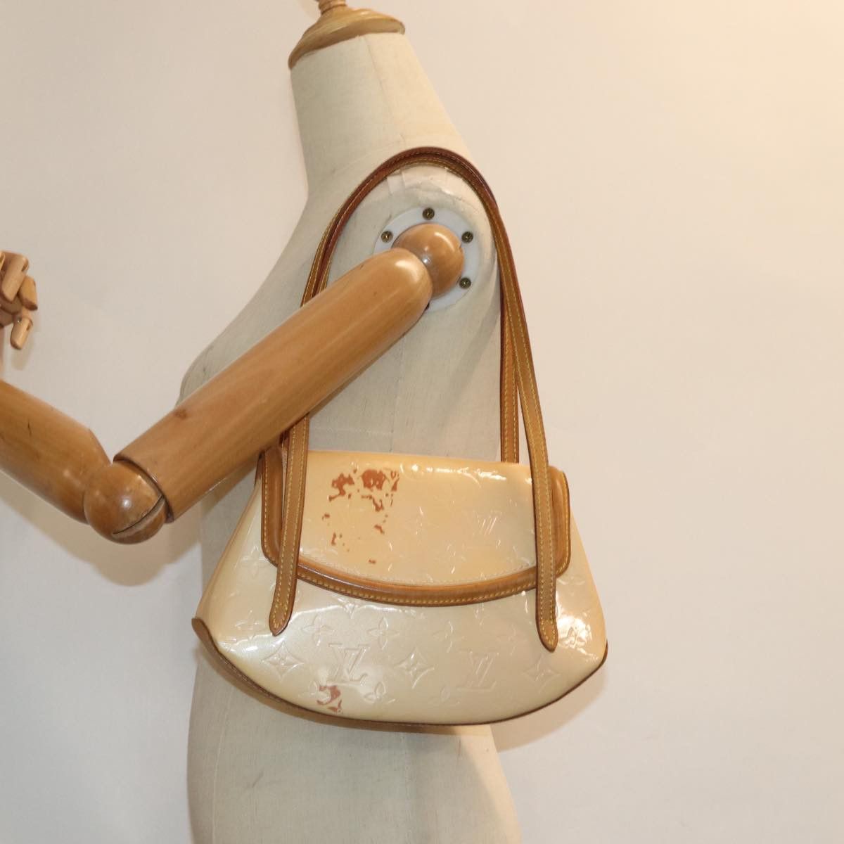 Louis Vuitton Biscayne Bay Camel Patent Leather Shoulder Bag (Pre-Owned) Size ONE SIZE - 7 Thumbnail