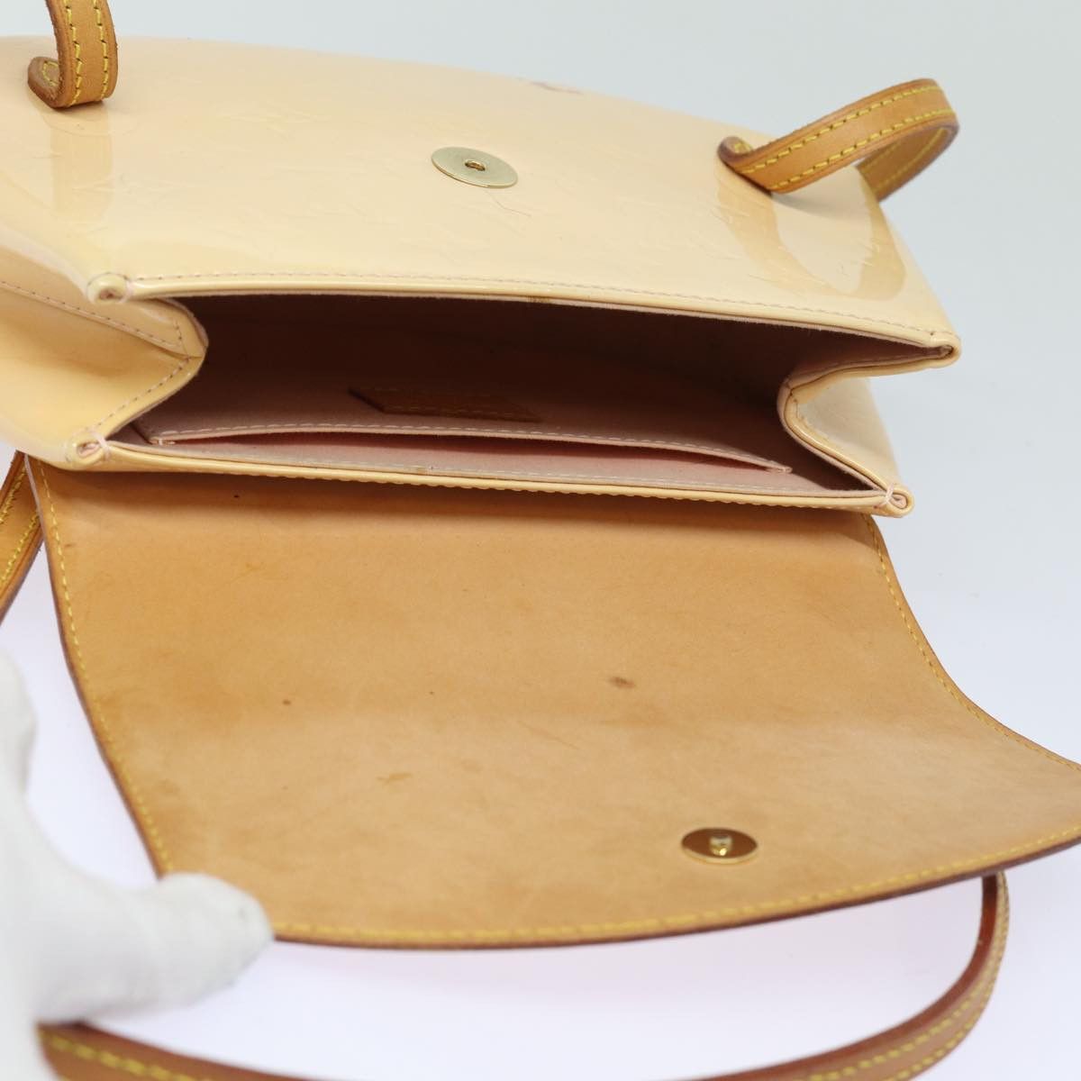 Louis Vuitton Biscayne Bay Camel Patent Leather Shoulder Bag (Pre-Owned) Size ONE SIZE - 18 Thumbnail