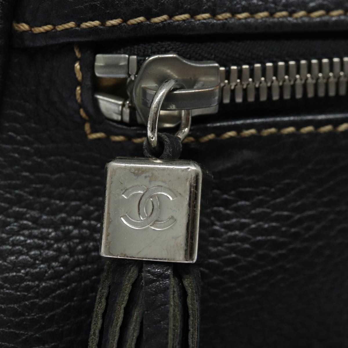 Chanel - Black Leather Shoulder Bag (Pre-Owned) Size ONE SIZE - 7 Thumbnail