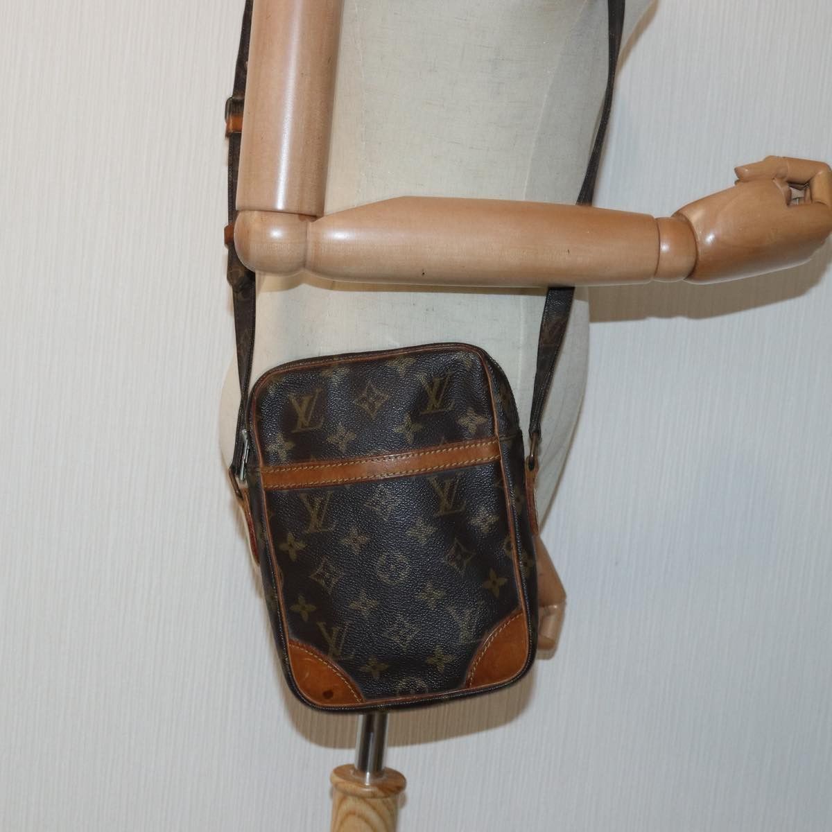 Louis Vuitton Danube Brown Canvas Shoulder Bag (Pre-Owned) Size ONE SIZE - 6 Thumbnail