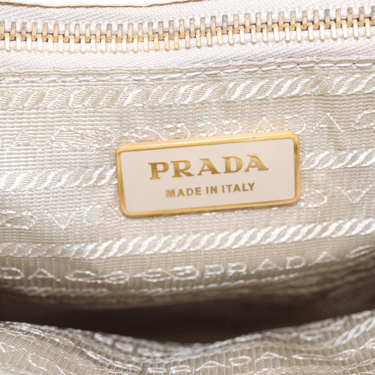 Prada White Synthetic Handbag (Pre-Owned) Size ONE SIZE - 20 Thumbnail