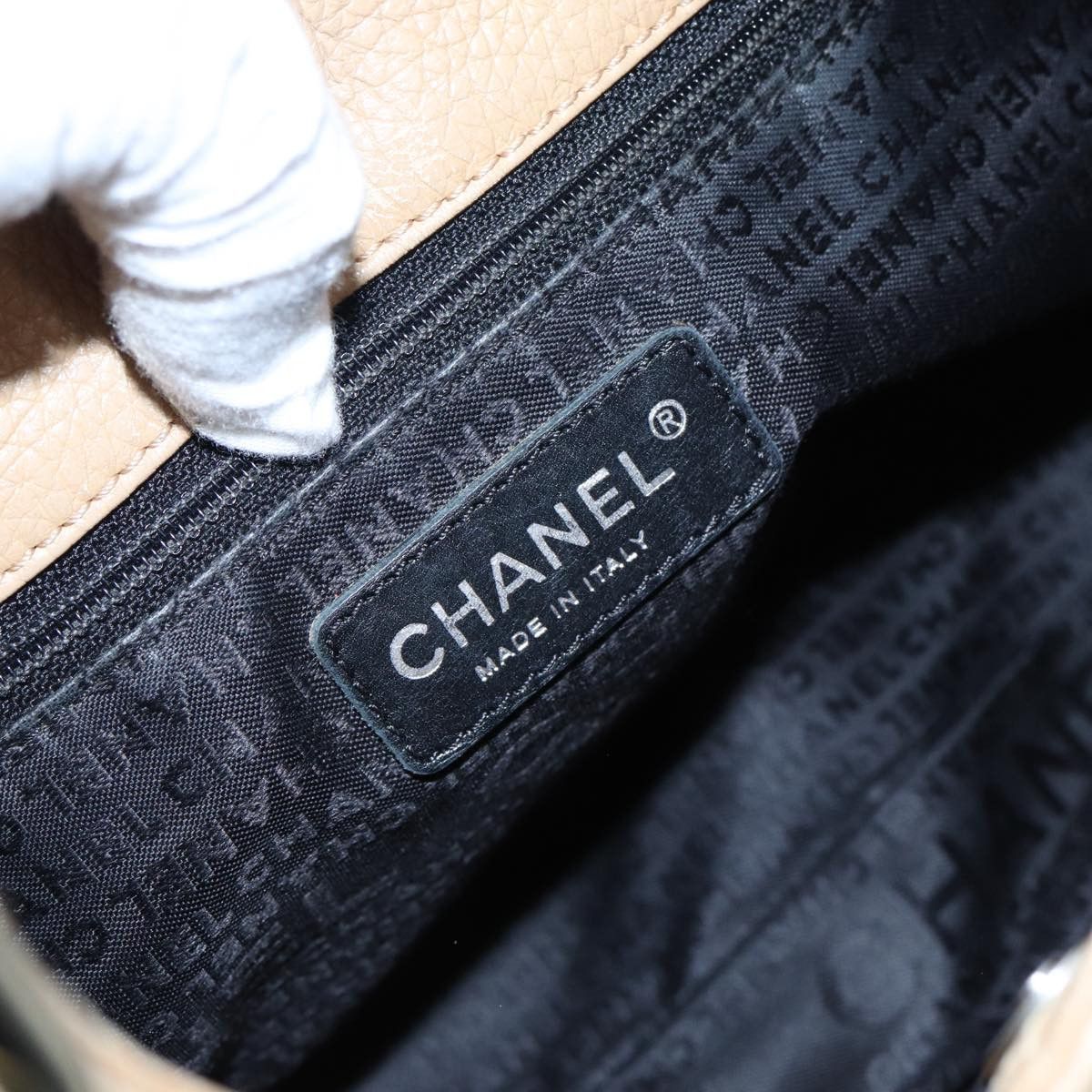 Chanel Hobo Beige Leather Handbag (Pre-Owned) Size ONE SIZE - 9 Thumbnail