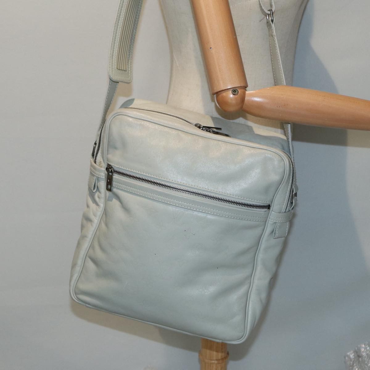 Louis Vuitton Clarckson White Leather Shoulder Bag (Pre-Owned) Size ONE SIZE - 10 Thumbnail