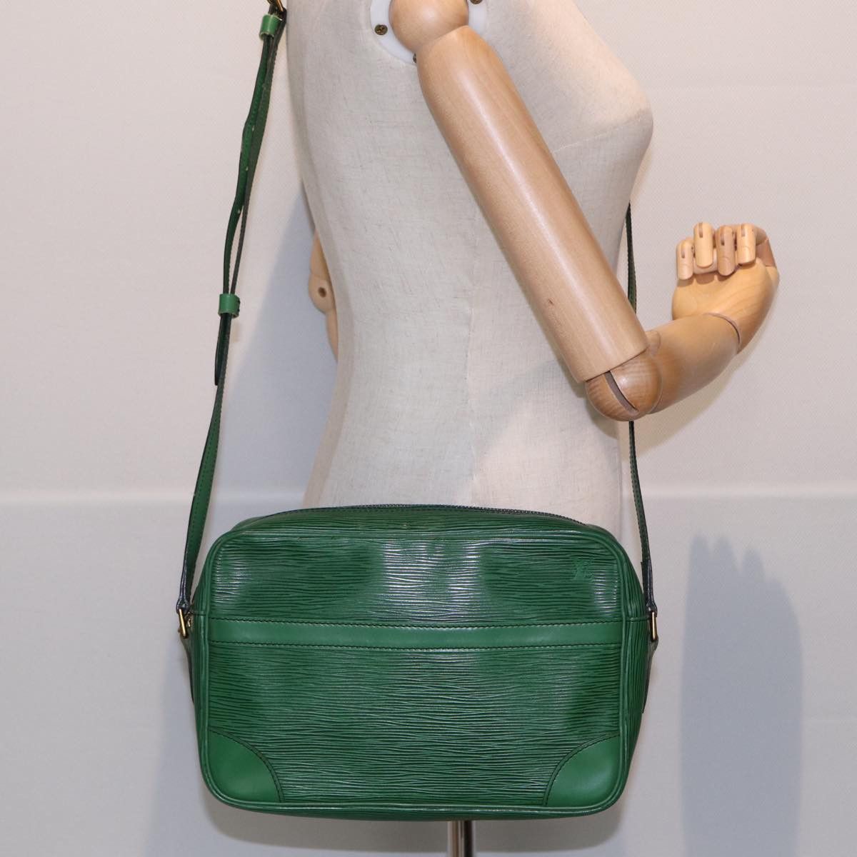 Louis Vuitton Trocadero 23 Green Leather Shoulder Bag (Pre-Owned) Size ONE SIZE - 7 Thumbnail