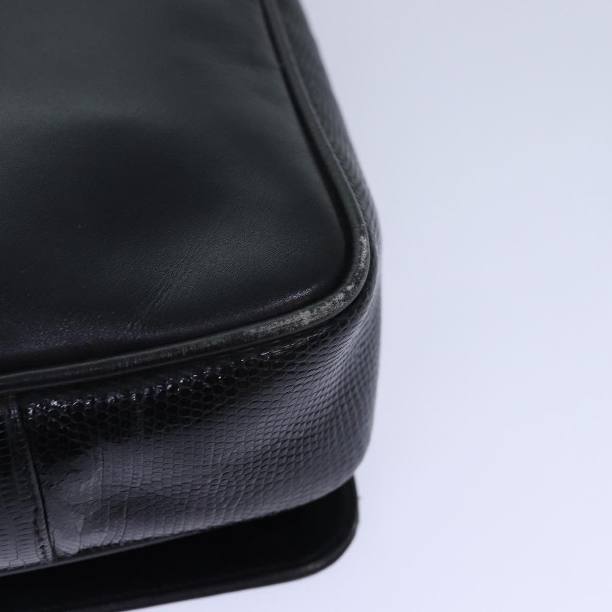Salvatore Ferragamo Black Leather Shoulder Bag (Pre-Owned) Size ONE SIZE - 16 Thumbnail